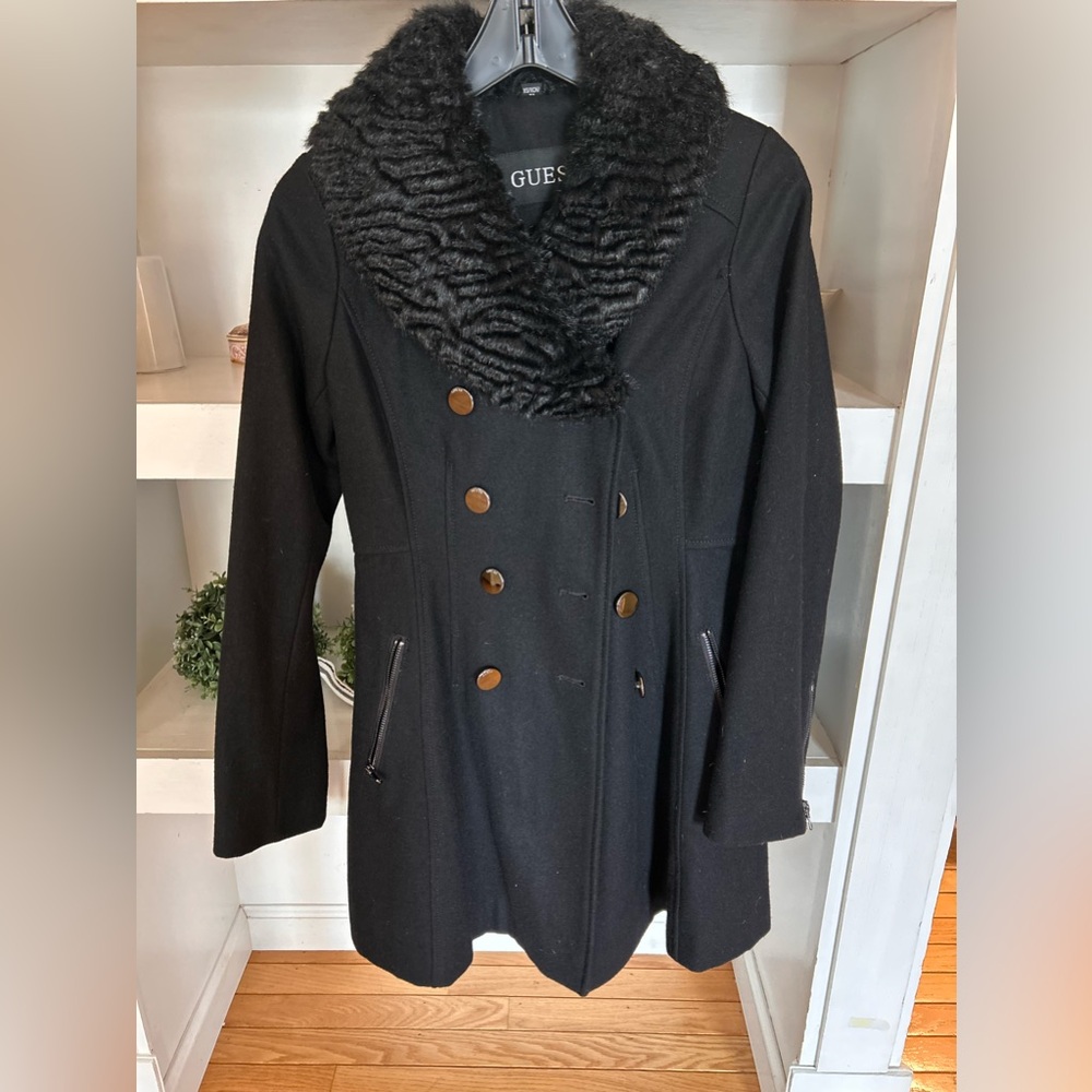 GUESS Peacoat with faux fur size xs